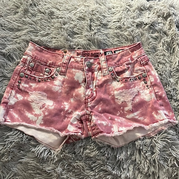 Miss Me red tie dye shorts - Picture 1 of 2